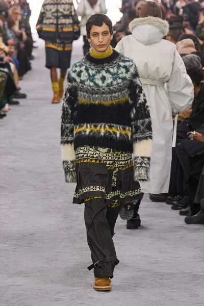 Look 15
